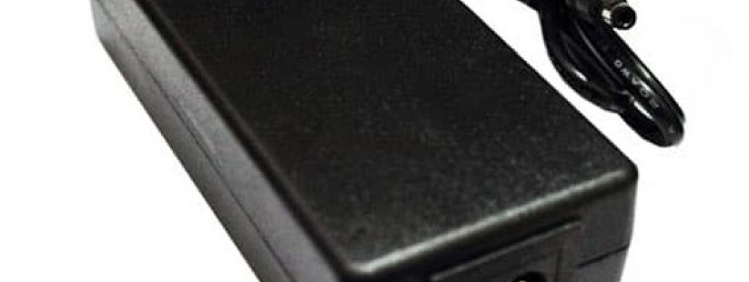 راهنمای انتخاب آداپتور؛ ولتاژ، آمپر، توان و مثبت منفی فیش